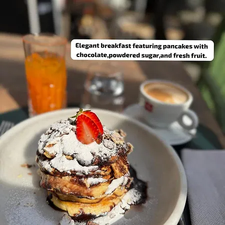 ホテル Triss ティラナ