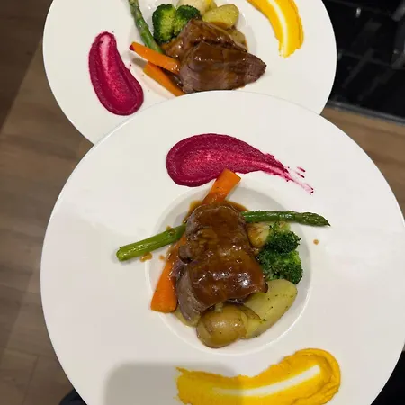 Triss 4* ティラナ