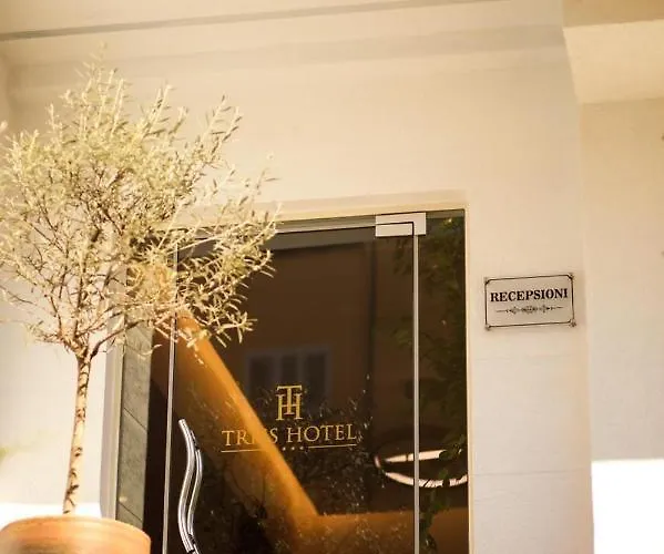 Triss ホテル ティラナ