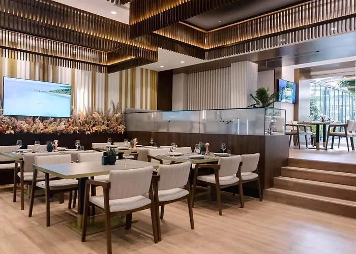 Triss ホテル ティラナ