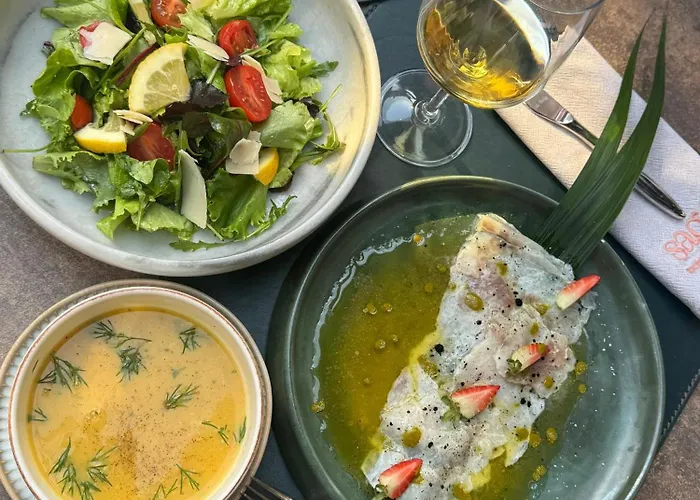 Triss 4* ティラナ